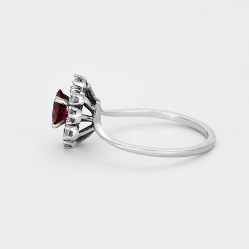 Bague 52.5 Bague en or gris, rubis et diamants 58 Facettes DV0014-6-525-3