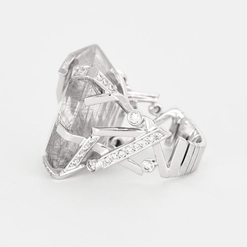CHANEL - Cristaux glacés - Bague or gris, diamants, quartz