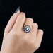 Bague 55 Bague en or gris, saphir et diamants 58 Facettes DV6272-1