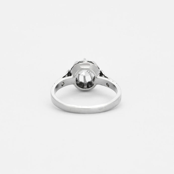 Solitaire ring platinum, white gold and diamonds