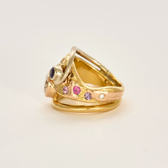 Modernist ring in yellow gold and 2.03 carat diamond