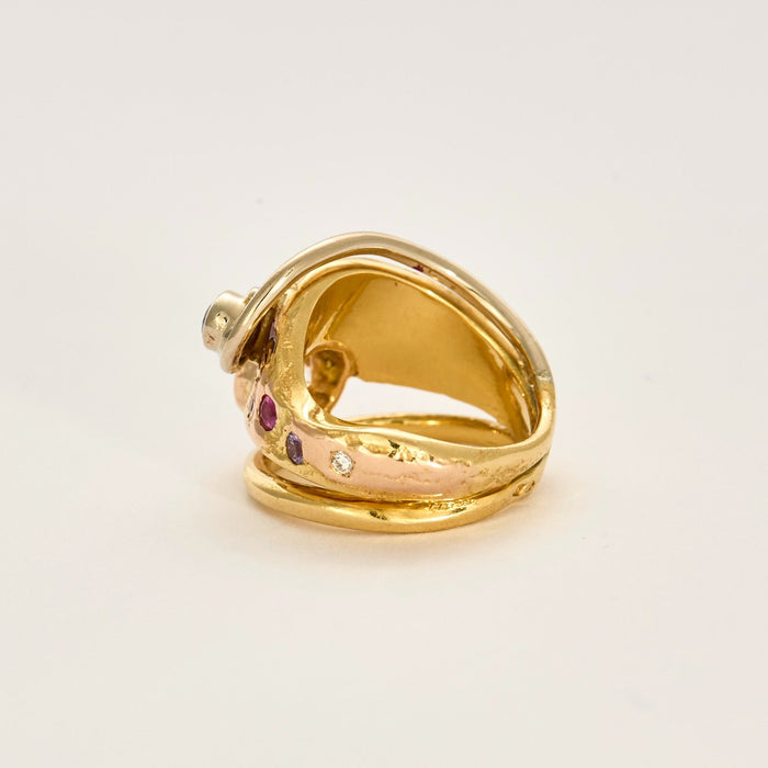 Modernist ring in yellow gold and 2.03 carat diamond