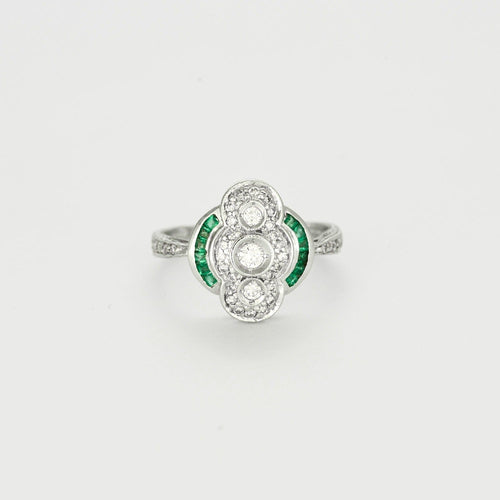 Bague 56 Bague art déco, or blanc, émeraude et diamants 58 Facettes DV7025-4-56-3