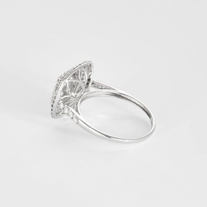 Bague en or gris et diamants