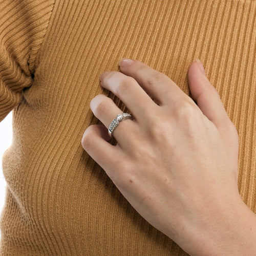 Bague 52 CHAUMET- PLUME- Alliance en platine et diamants 58 Facettes DV0781-1-52-0