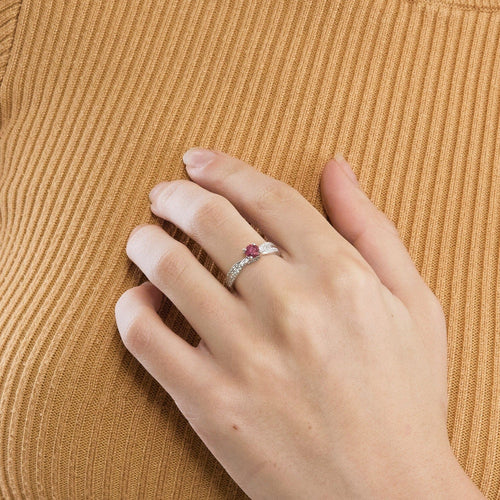 Bague 53 Bague en or blanc, rubis  et diamants 58 Facettes DV5707-7-53-2