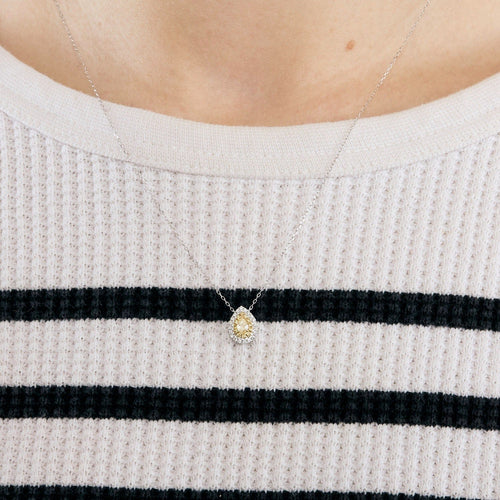 Collier Collier pendentif en or blanc, diamants jaune, dit "fancy" et diamants 58 Facettes DV5707-11