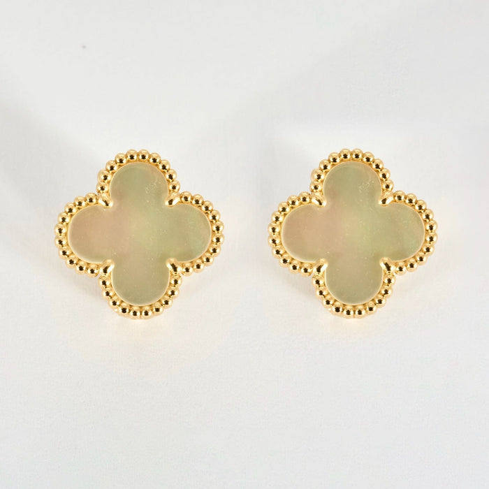 Boucles d'oreilles VAN CLEEF & ARPELS - Alhambra - Boucles d'oreilles nacre et or jaune 58 Facettes DV0830-3