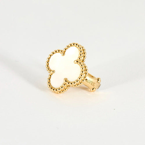 Boucles d'oreilles VAN CLEEF & ARPELS - Alhambra - Boucles d'oreilles nacre et or jaune 58 Facettes DV0830-3