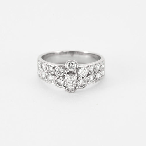 Van CLEEF & ARPELS - "Petite Fleur" ring, white gold and diamonds