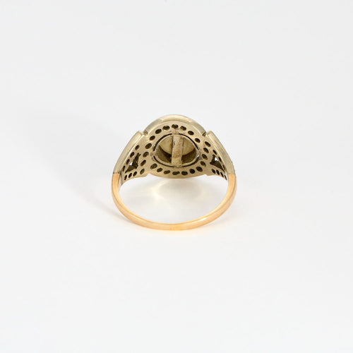 Bague Art déco, deux ors, perle bouton et diamants