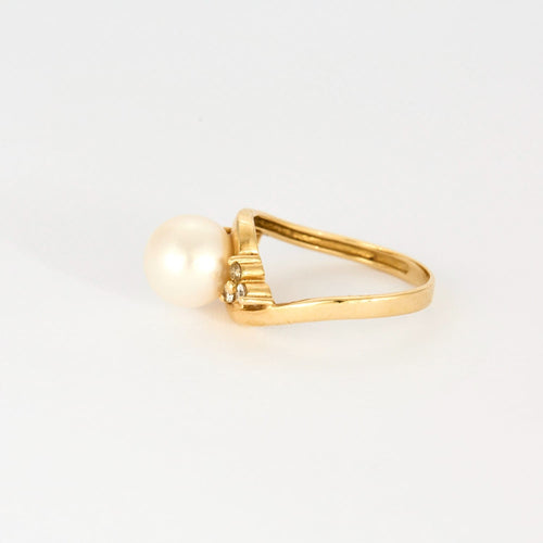 Bague en or jaune, perle de culture et diamants