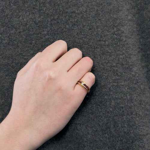 Bague 51 Bague jonc en or jaune, diamant et rubis calibrés 58 Facettes DV0808-8-51-2