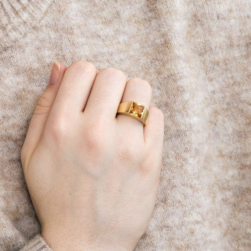 Bague 53 CARTIER - Tank - Bague or jaune et citrine suifée 58 Facettes DV9937-1-53-2