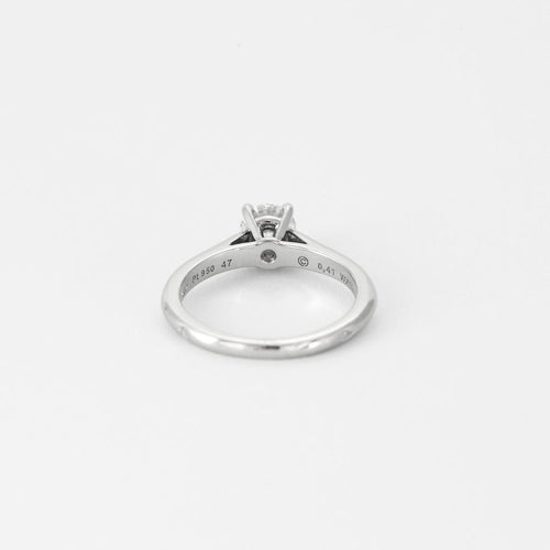 Bague 47 CARTIER - Bague Solitaire 1895 en platine et diamant 58 Facettes DV0868-1-47-2
