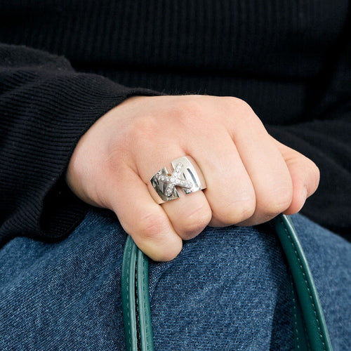 Bague 52 CHAUMET - Lien -  Large Bague en or gris serti d'un lien orné de petits diamants 58 Facettes DV11308-2-52-9