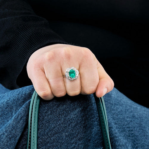 Bague en or gris , Emeraude de Colombie et diamants