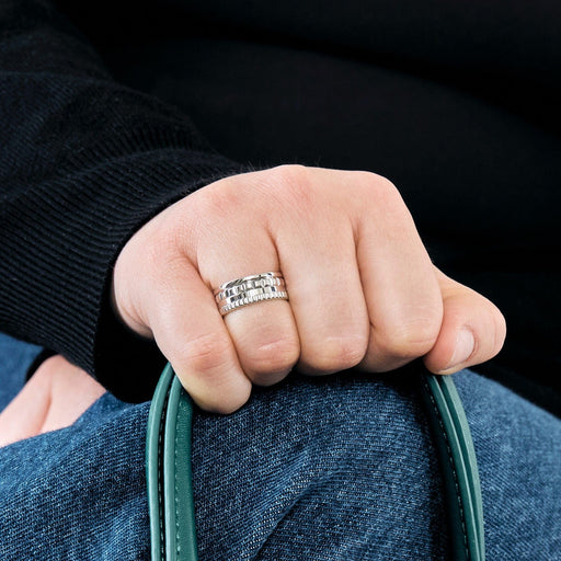 Bague 50 BOUCHERON - Quatre Radiant - Bague en or gris 58 Facettes DV0966-2-50-2