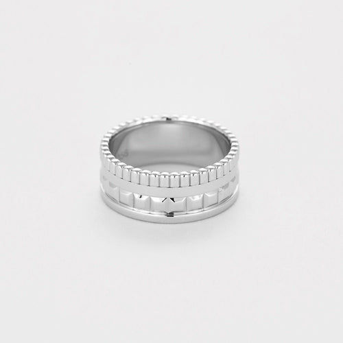 Bague 50 BOUCHERON - Quatre Radiant - Bague en or gris 58 Facettes DV0966-2-50-2
