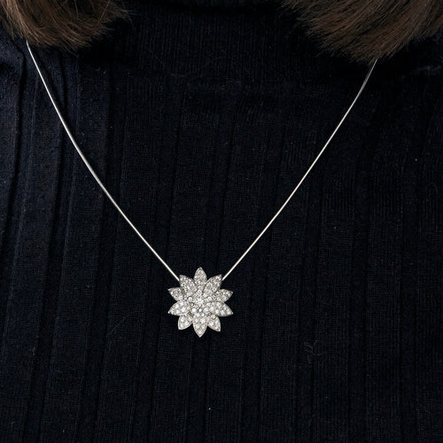 VAN CLEEF & ARPELS - Clip pendentif lotus - moyen modèle - Clip pendentif en or blanc et diamants 58 Facettes DV4479-6