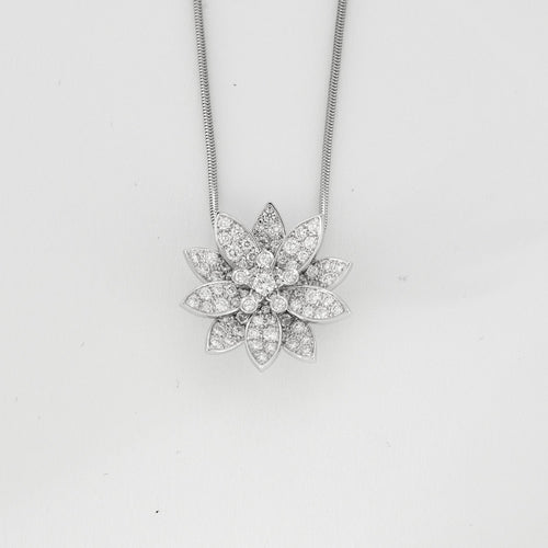 VAN CLEEF & ARPELS - Clip pendentif lotus - moyen modèle - Clip pendentif en or blanc et diamants 58 Facettes DV4479-6