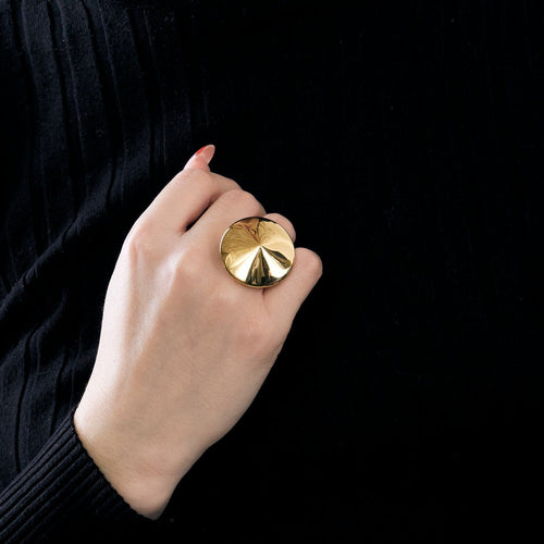 VAN CLEEF & ARPELS - Chapeau chinois - Bague en or jaune