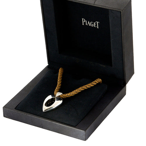 Pendentif Piaget - Pendentif coeur en or gris et diamants 58 Facettes DV13601-1