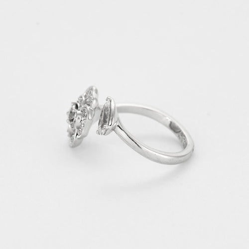 Bague 50 CHANEL - Camélia Précieux - Bague en or gris et diamants 58 Facettes DV13600-1