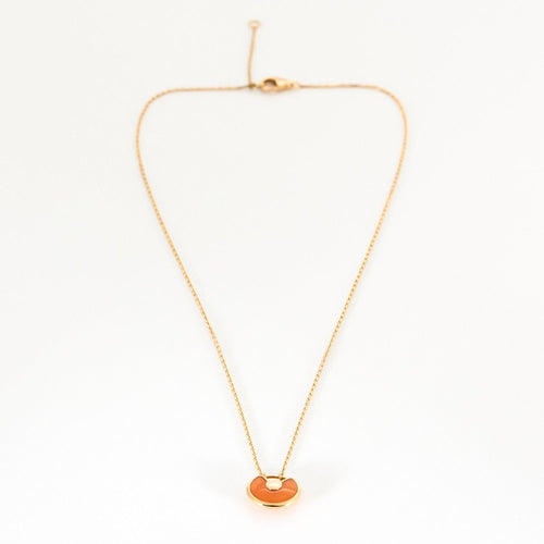 Collier CARTIER - Amulette - Collier en or jaune, cornaline et diamants 58 Facettes DV15656-5