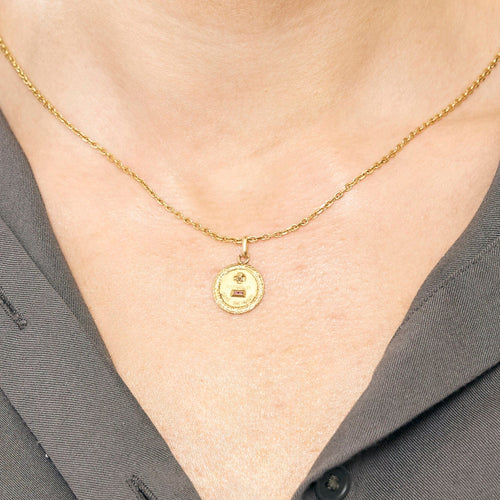 Pendentif Augis Pendentif Médaille d'amour en or jaune 58 Facettes DV15805-1