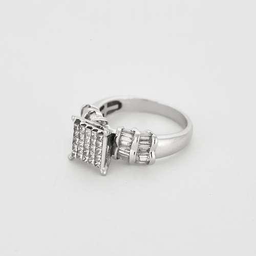 Bague en or blanc et diamant