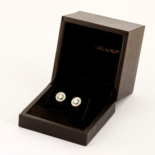 Boucles d'oreilles BOUCHERON - AVA - Paire de boucles d'oreilles en or gris et diamants 58 Facettes DV16226-2