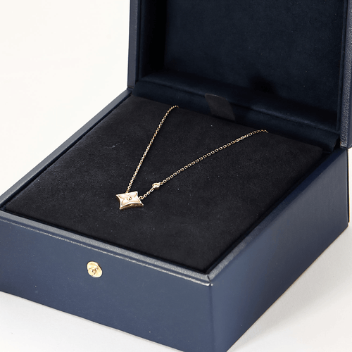 Collier Louis Vuitton- Color Blossom BB - Collier en or rose, nacre rose et diamants 58 Facettes DV15412-1