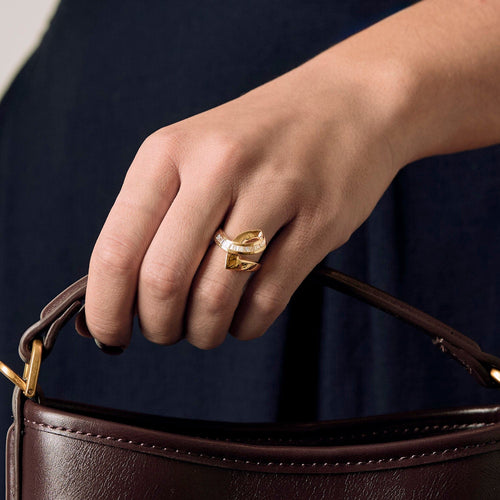 Bague 53 Bague moderniste en or jaune et diamants 58 Facettes DV17164-1