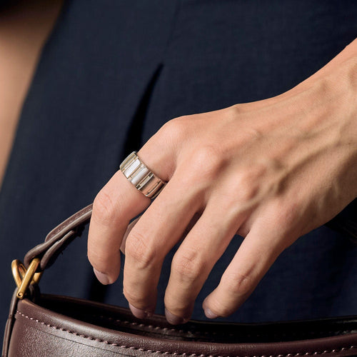 Bague 52 CHAUMET - Class one - Anneau en or gris et caoutchouc 58 Facettes DV13270-5-52-1