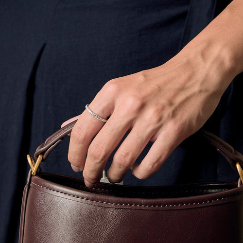 Bague 55 MAUBOUSSIN - Palace 1950 - Alliance américaine en or blanc et diamants 58 Facettes DV17866-1