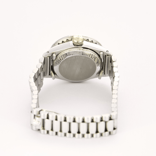 Montre ROLEX - Oyster perpetual date - Montre en or blanc et diamants 58 Facettes DV8953-6