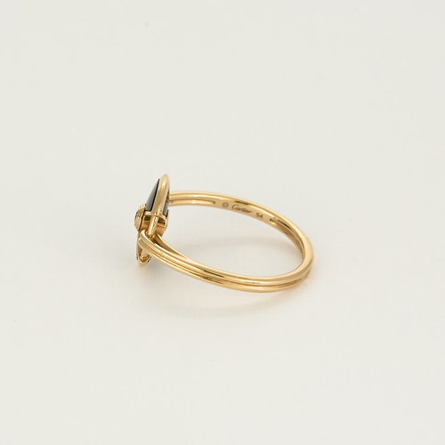 CARTIER - Amulette - Bague en or rose, onyx et diamants