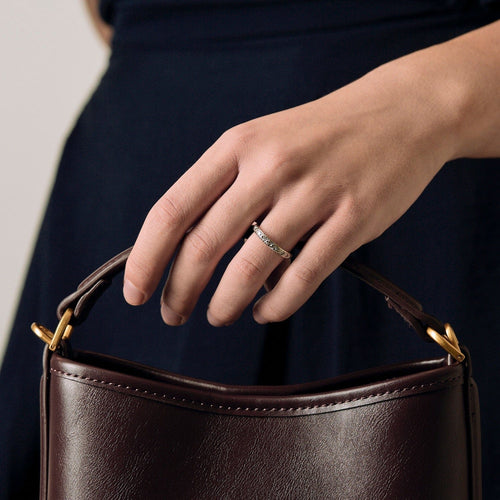 Bague 52,5 Alliance semi-pavé en or blanc et diamants 58 Facettes DV18242-1-525-6