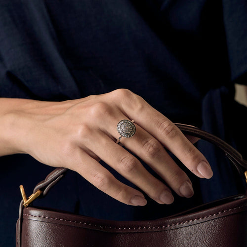 Bague 60 Bague en or blanc et roses diamantées 58 Facettes DV18874-1