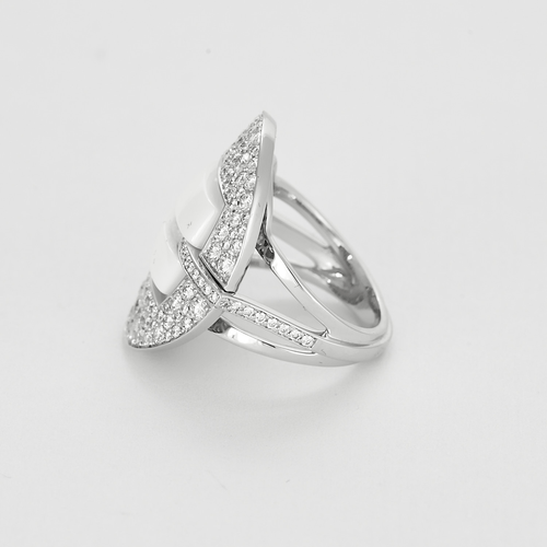 CHANEL - Ultra - Bague en or blanc, diamants et céramique blanche