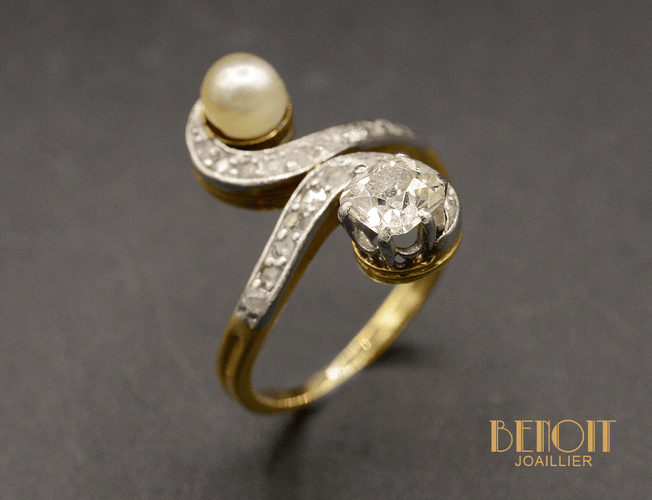 Bague 44 Bague ancienne Toi et Moi en or jaune et diamants, perle fine 58 Facettes A10366