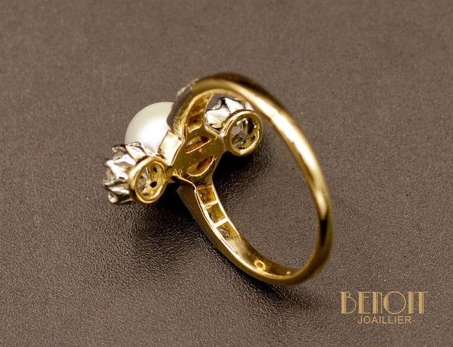 Bague 46 Bague trilogie perle fine en or jaune et diamants 58 Facettes A9886