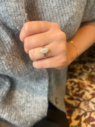 Bague 51 Bague navette ancienne en or jaune 18K et diamants 58 Facettes