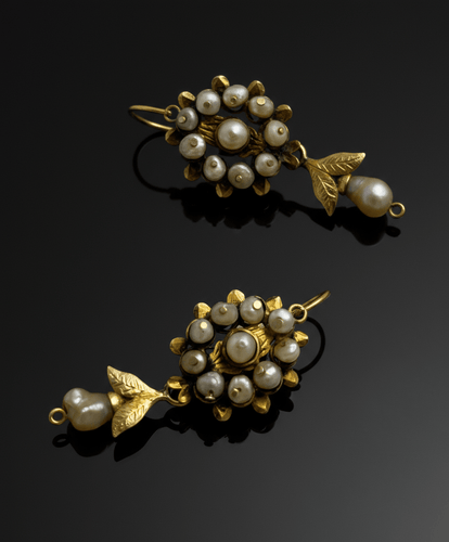 Boucles d'oreilles Boucles d’oreilles dalmates - Perles naturelles en or jaune, XIXe siècle 58 Facettes