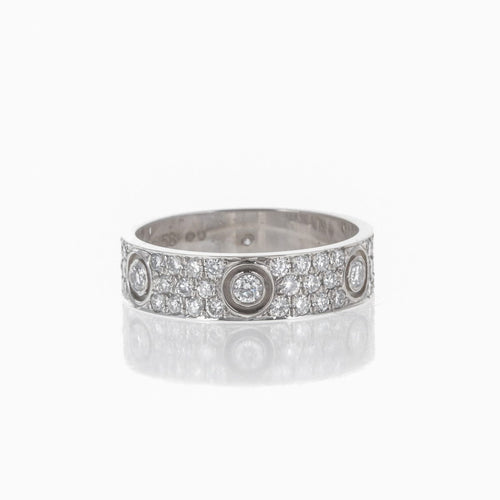https://francinejoaillerie.com/wp-content/uploads/2021/03/Bague-Love-Cartier-Or-blanc-Pavage-Diamants.jpeg