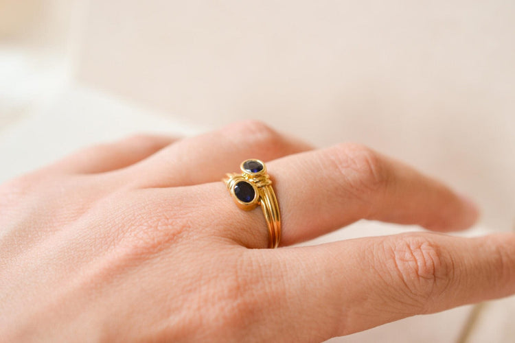 https://www.noircarat.fr/wp-content/uploads/2025/08/Bague-de-fiancailles-Vintage-2.jpg