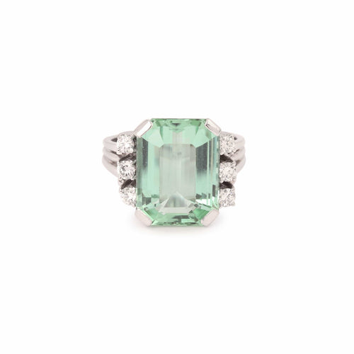 Bague 51 Bague vintage rectangulaire en or gris 18 carats, tourmaline verte et diamants 58 Facettes B323