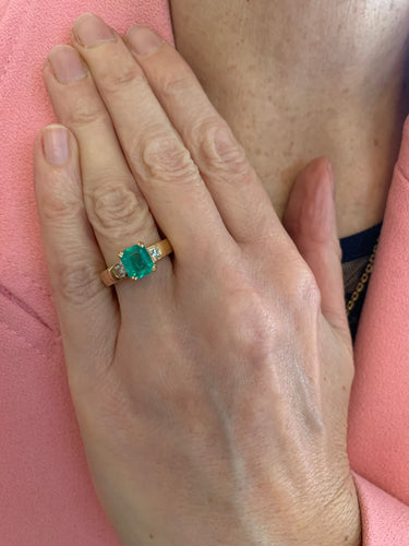 Bague 52.5 Bague émeraude Colombie 1,63 ct et diamants en or jaune 18 carats 58 Facettes BEM46