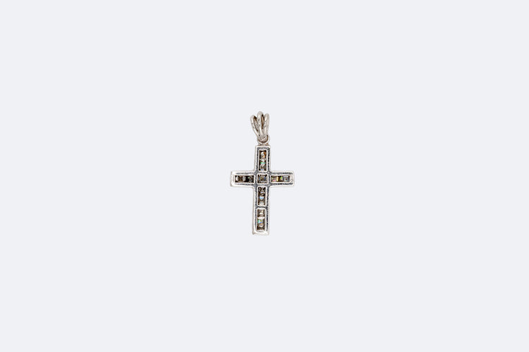 Pendentif Oro Bianco Pendentif croix - or blanc 18 ct et diamants 0,54 ct 58 Facettes CND15